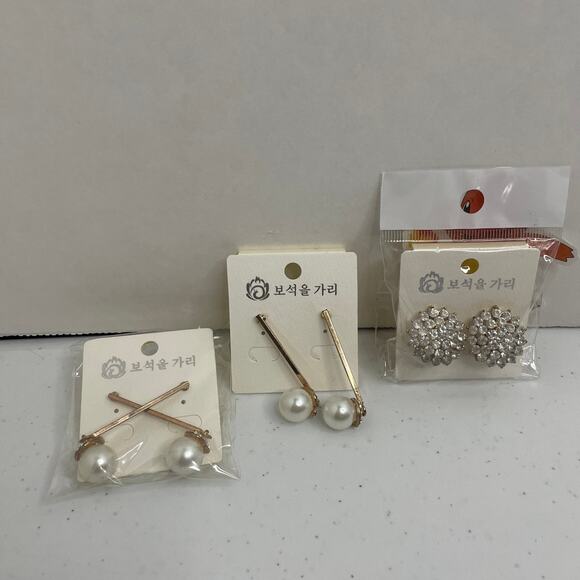 NWT Lot Of 3 Earrings Piercing Gold Pearl Dangling Gemstone Flower Shiny - Picture 1 of 10